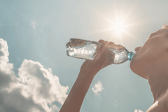 Comment bien s'hydrater : notre guide