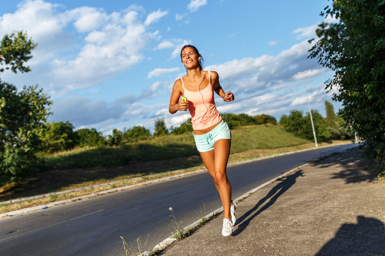 femme en train de faire du sport 